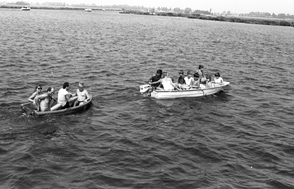 Op de Friese Meren tijden het Kamp De Vertrouwen